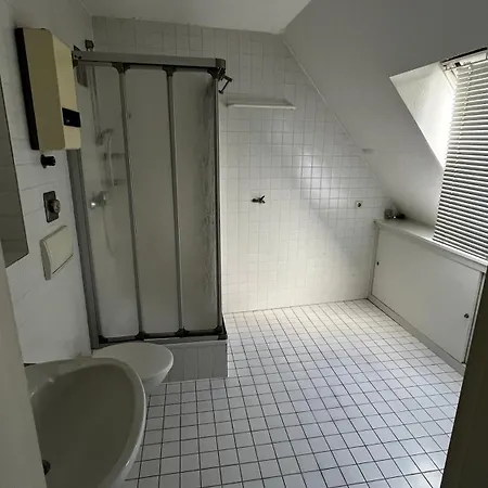 1 Apartment *